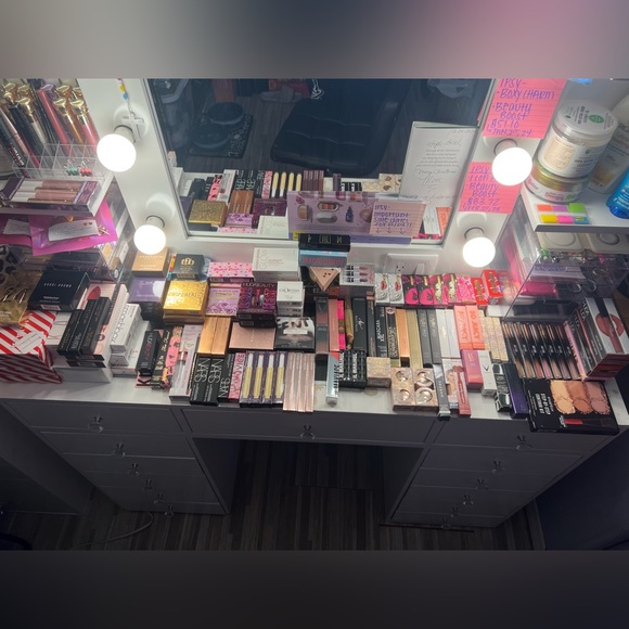 HIGH-END Mystery Box ($100.00) - Picture 3 of 16